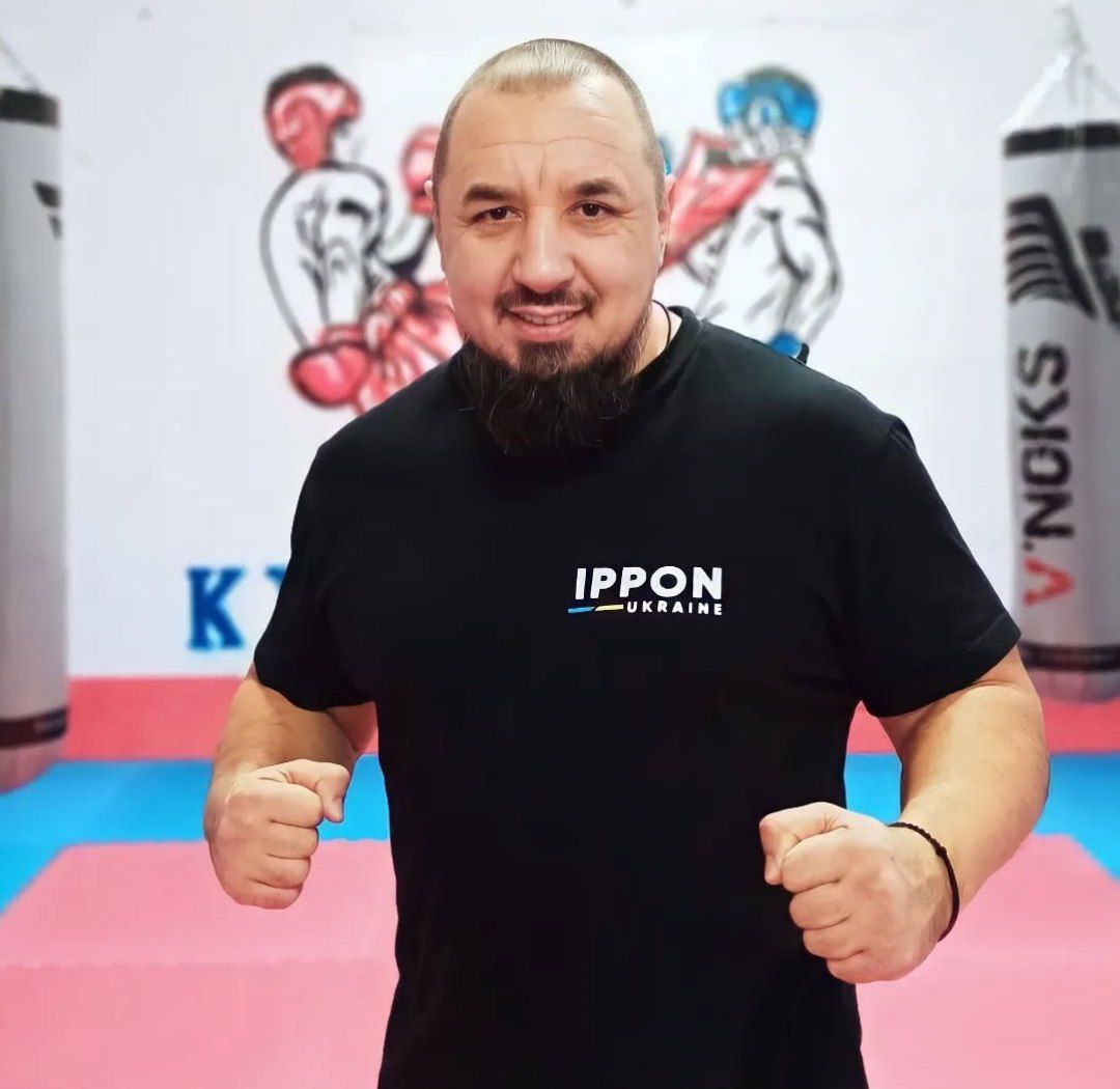 Майстер спорту  з кікбоксингу WAKO